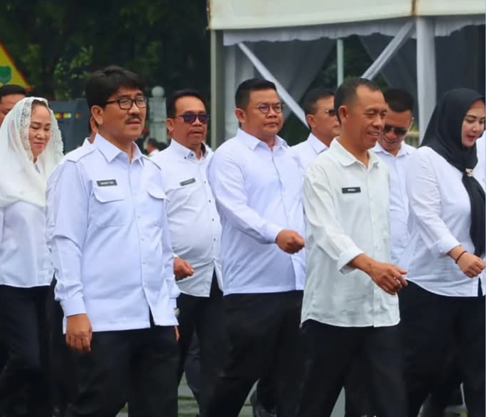 Bupati Lampura Terpilih, Hamartoni Ahadis, mengikuti rangkaian geladi persiapan pelantikan kepala daerah di Monumen Nasional, Rabu (19/2/2025). (Istimewa)