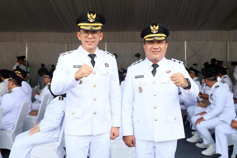 Bupati dan Wabup Lamsel, Radityo Egi Pratama dan M. Syaiful Anwar. (Diskominfo Lamsel)