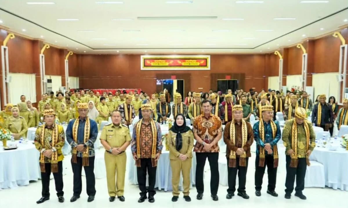 Eva Dwiana menerima mahasiswa dan civitas akademika Unhan RI di Gedung Semergou Pemkot setempat