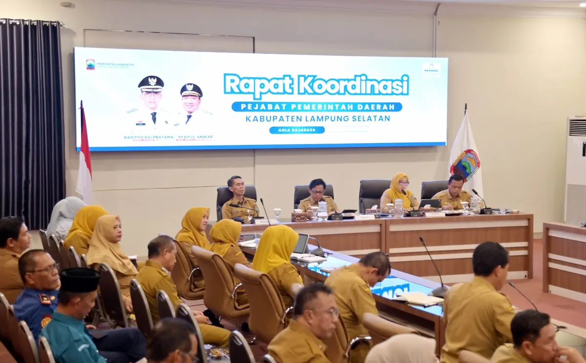Sekdakab Lamsel Supriyanto pimpin rakor pembahasan uji coba layanan Halo Lamsel di Aula Rajabasa