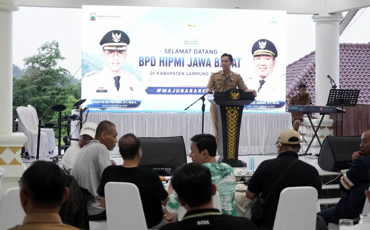 Bupati Egi silaturahmi dalam reuni 3 tahun IKAL VI HIPMI di Aula Rumah Dinas Bupati Lamsel