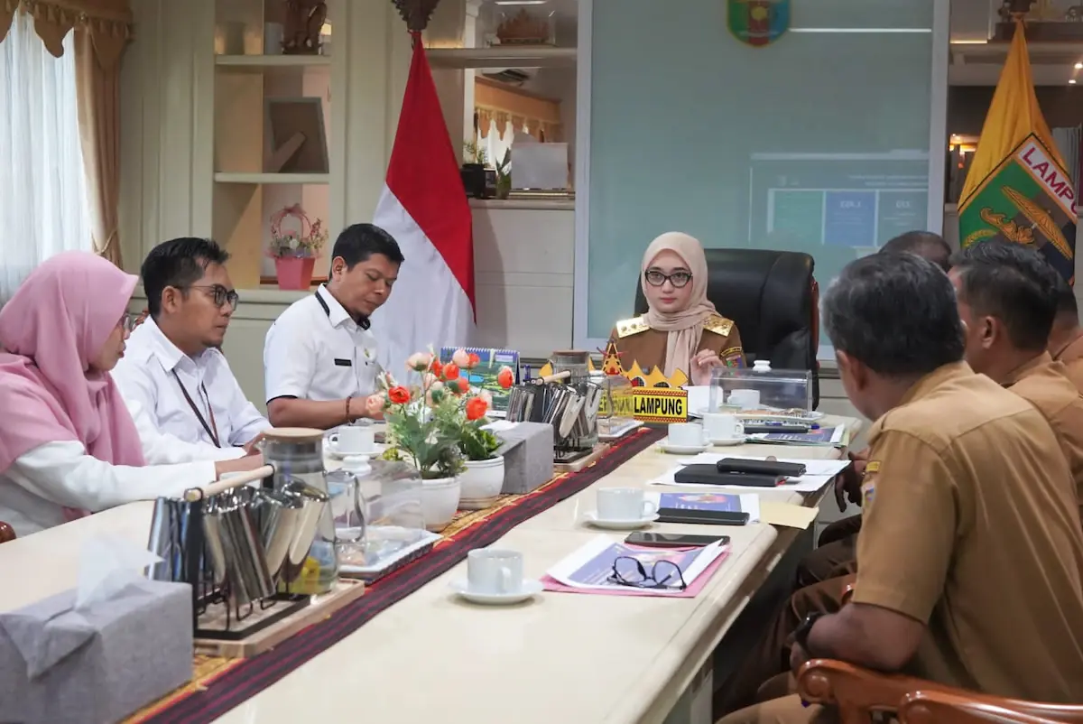 Wagub Lampung Jihan Nurlela pimpin rapat persiapan MPLS Sekolah Rakyat di ruang kerjanya