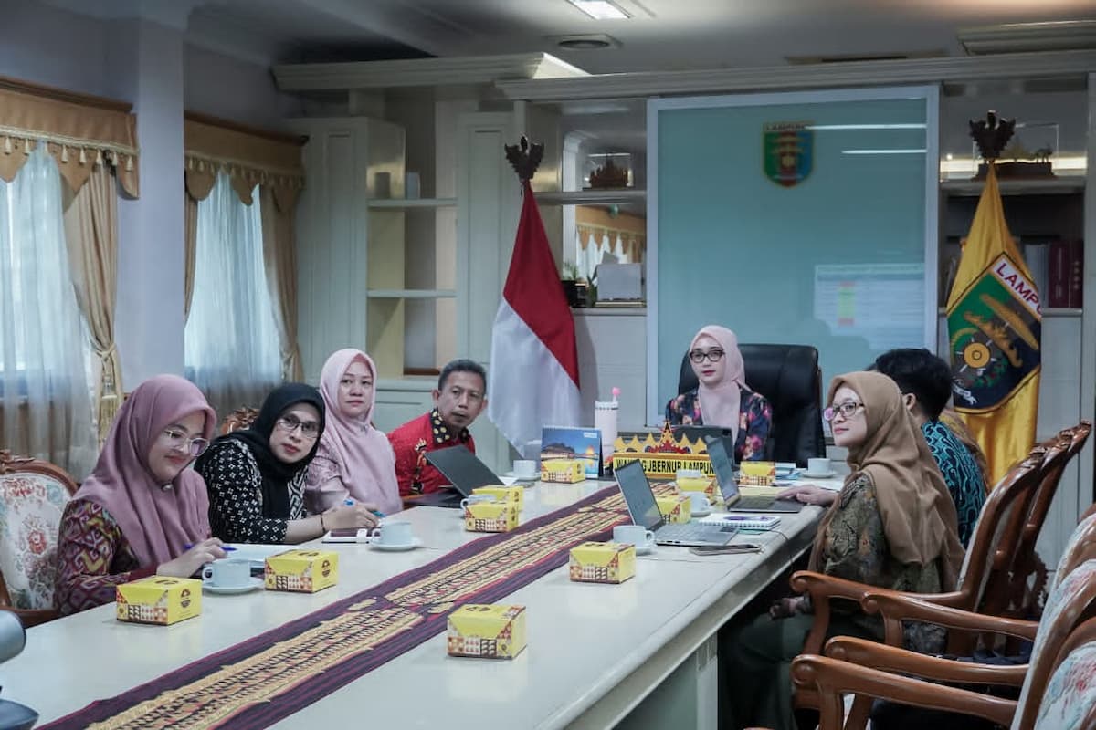 Wagub Jihan Nurlela memimpin rakor TP2TB bersama Pemkab Lampung Tengah di ruang kerjanya