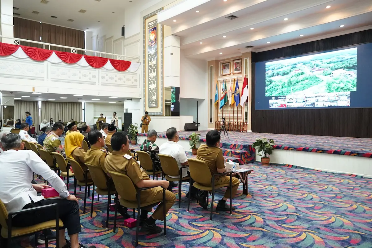 Gubernur Lampung Rahmat Mirzani Djausal mengikuti peresmian Inpres Jalan Daerah 2025 oleh Presiden secara virtual dari Balai Keratun