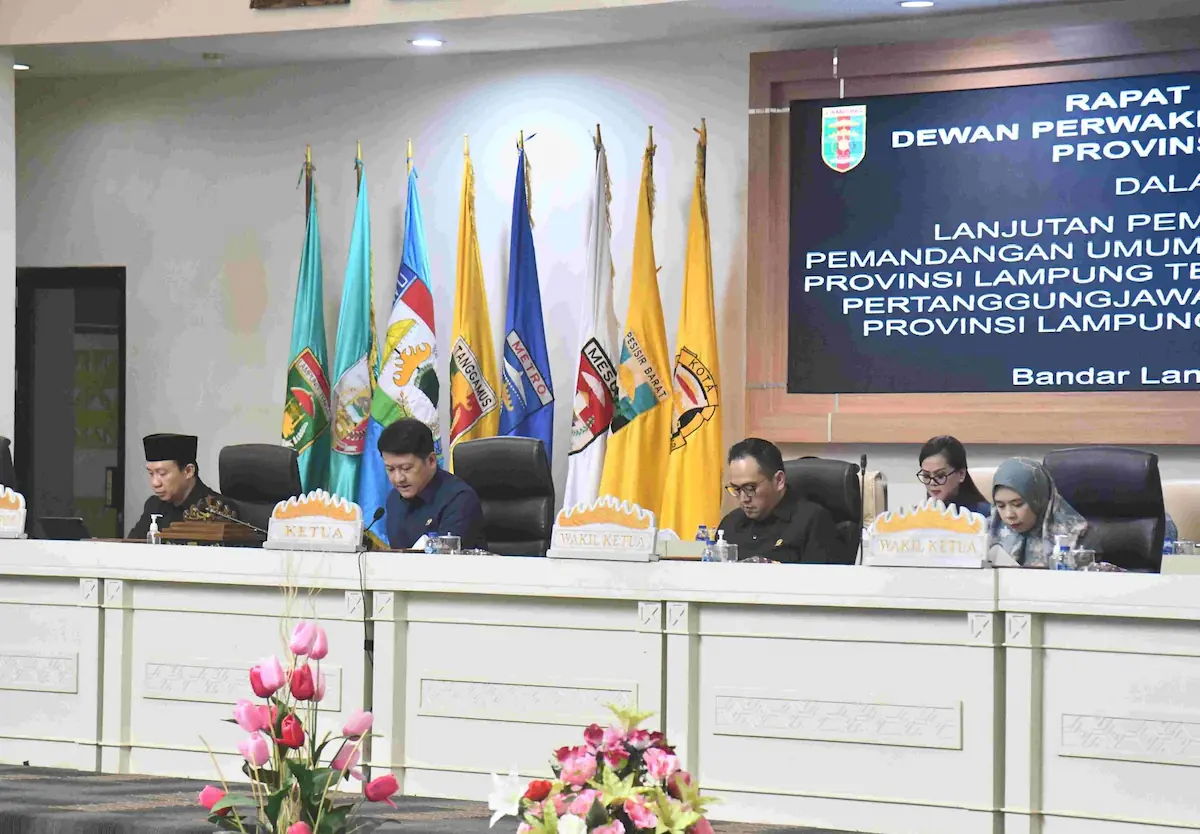 Ketua DPRD Lampung Ahmad Giri Akbar memimpin Rapat Paripurna pembahasan Raperda Pertanggungjawaban APBD 2025