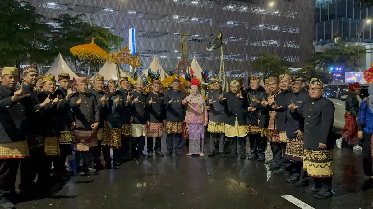 Wali Kota Bandarlampung, Hj. Eva Dwiana, menghadiri Festival Karnaval Nusantara di Lapangan Merdeka, Medan