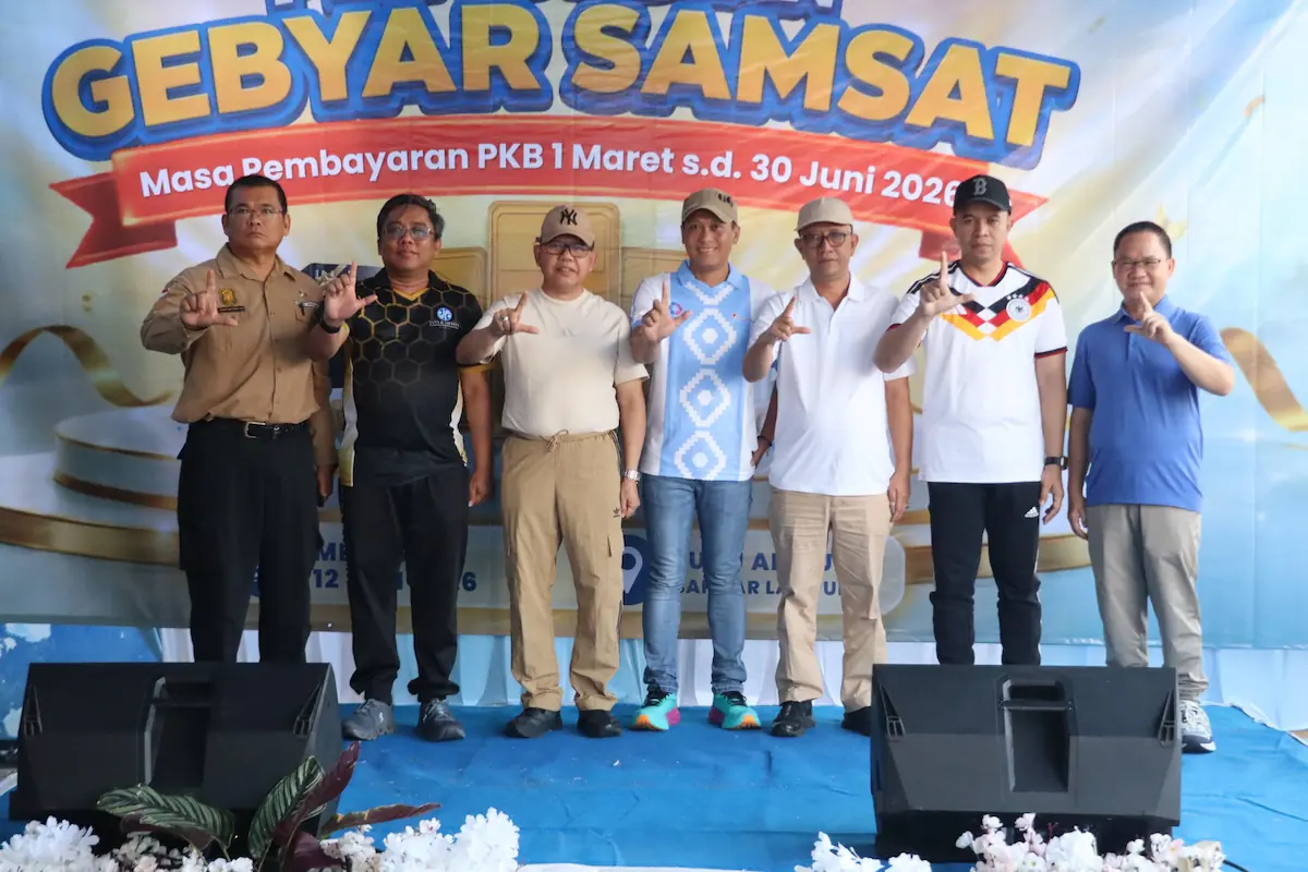 Asisten Administrasi Umum Setdaprov Lampung Sulpakar hadiri Gebyar Samsat 2026 di Tugu Adipura Bandarlampung