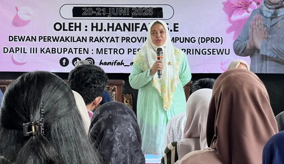 Anggota DPRD Lampung Hanifah menyosialisasikan Perda Pencegahan Narkotika di Desa Paya