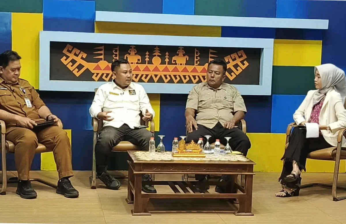 Ketua Komisi II DPRD Lampung Ahmad Basuki menjadi narasumber talkshow bersama Radar Lampung TV