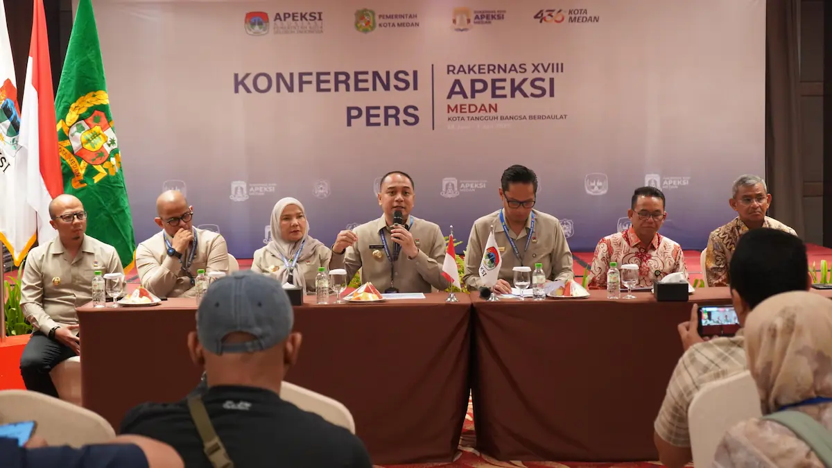 Wali Kota Bandarlampung, Eva Dwiana, hadiri sidang pleno sekaligus penutupan Rakernas XVIII APEKSI di Kota Medan