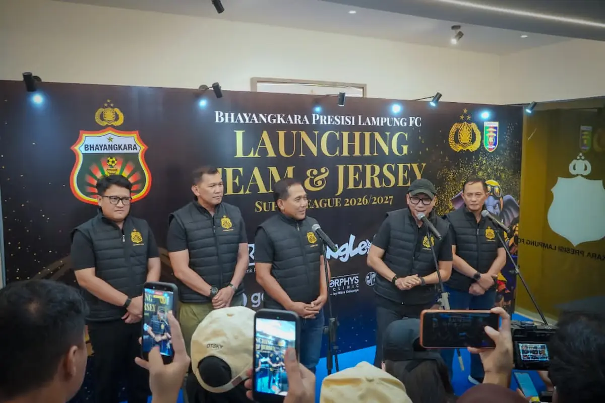 Gubernur Lampung Rahmat Mirzani Djausal saat jumpa pers acara peluncuran tim dan jersey Bhayangkara Presisi Lampung FC