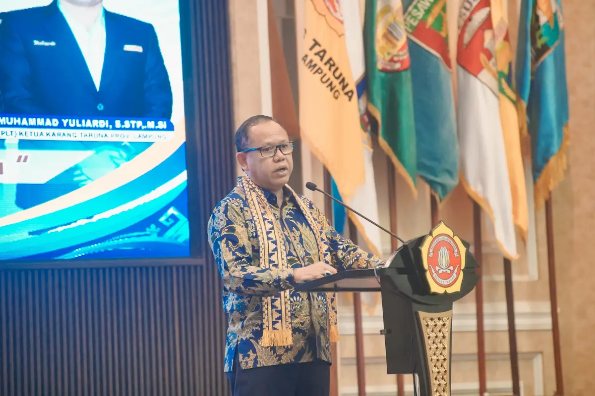 Asisten Administrasi Umum Setdaprov Lampung Sulpakar membuka Temu Karya ke-VIII Karang Taruna Lampung di Balai Keratun