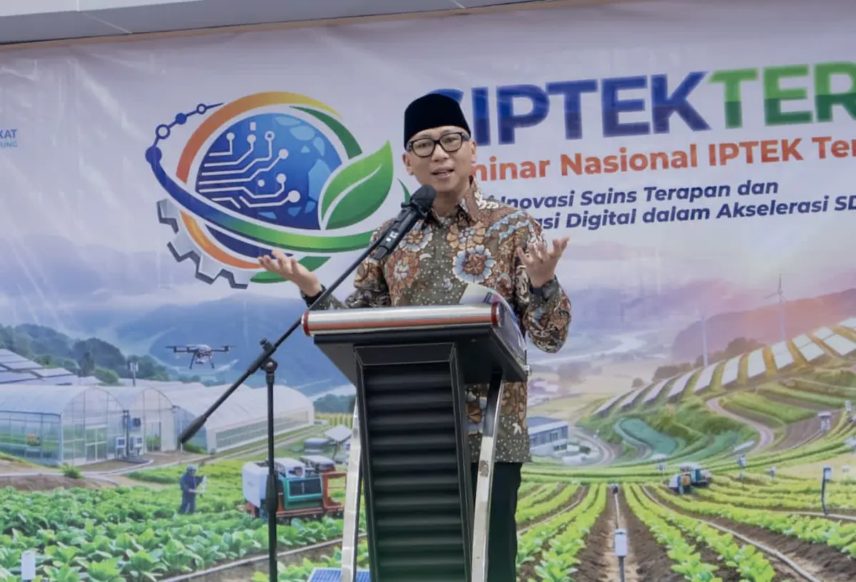 Gubernur Lampung Rahmat Mirzani Djausal menghadiri Seminar Nasional Iptek Terapan di Gedung Serba Guna Politeknik Negeri Lampung