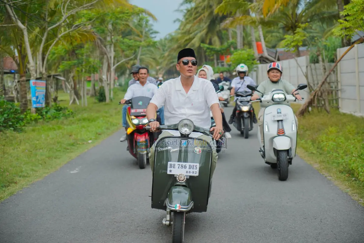 Riding Vespa Bersama Bupati Pesisir Barat