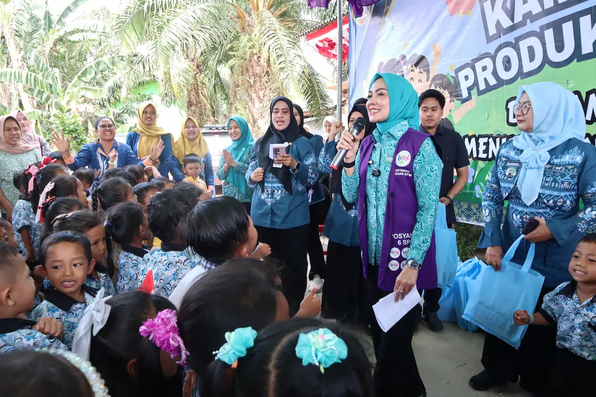 Ketua TP PKK Lampung, Purnama Wulan Sari Mirza mencanangkan Desa Tapis di Muara Tenang, Tanjung Raya, Mesuji
