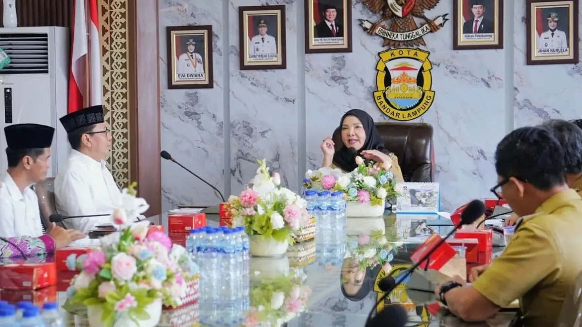 Rektor UIN Raden Intan Prof Wan Jamaluddin beraudiensi dengan Wali Kota Bandarlampung Eva Dwiana di Ruang Rapat Wali Kota