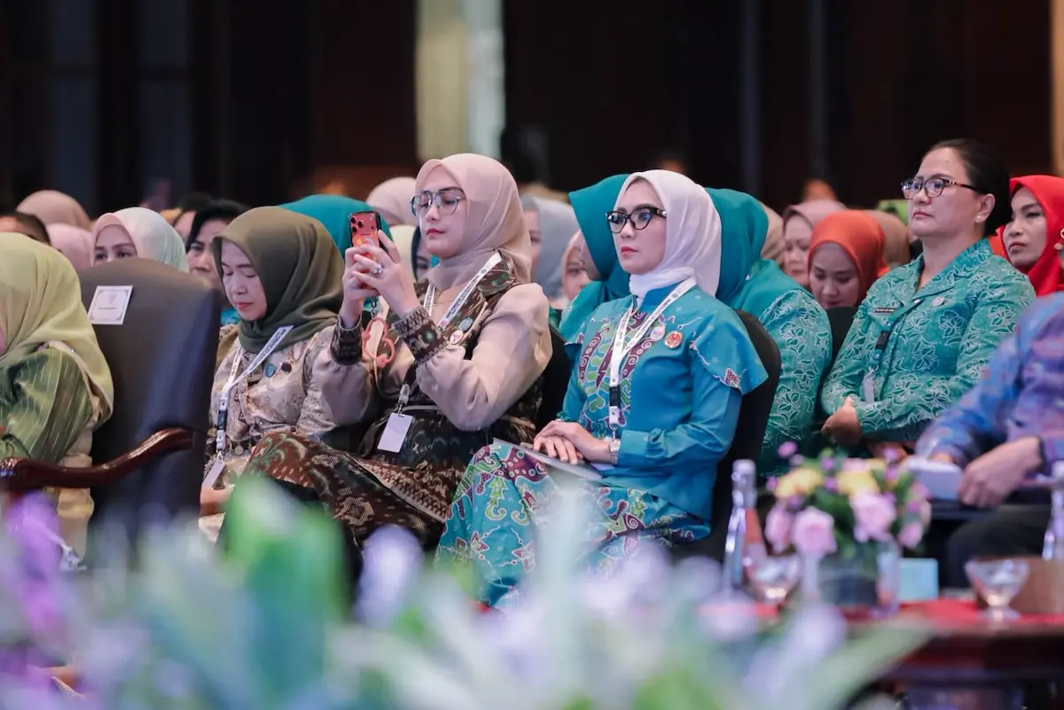 Ketua TP PKK Lampung, Purnama Wulan Sari Mirza mengikuti Rapat Penguatan Tata Kelola Dekranas, TP PKK, dan Posyandu se-Indonesia bagian barat di Hotel Bidakara, Jakarta