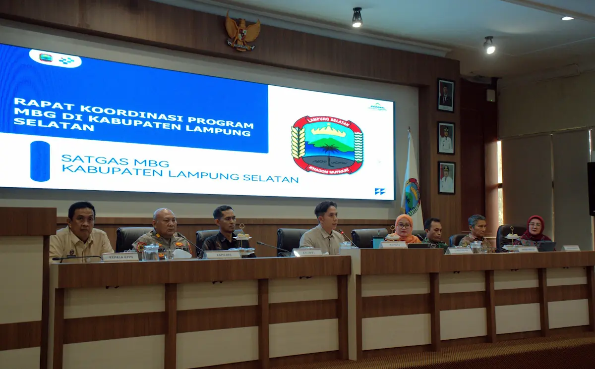 Bupati Lampung Selatan Radityo Egi Pratama memimpin Rakor Satgas MBG Lampung Selatan di Aula Krakatau, Kantor Bupati