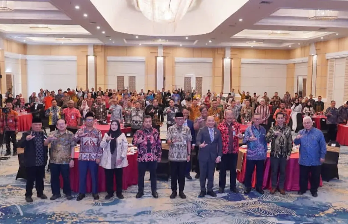 Anggota Komisi IV DPRD Lampung Yusnadi menghadiri Seminar Nasional "Wujudkan Waterfront City untuk Lampung Maju" di Swiss-Belhotel Lampung