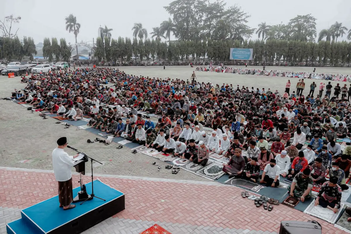 DPRD Lampung bersama Pemprov dan masyarakat mengikuti Salat Istisqa berjamaah di Lapangan Korpri