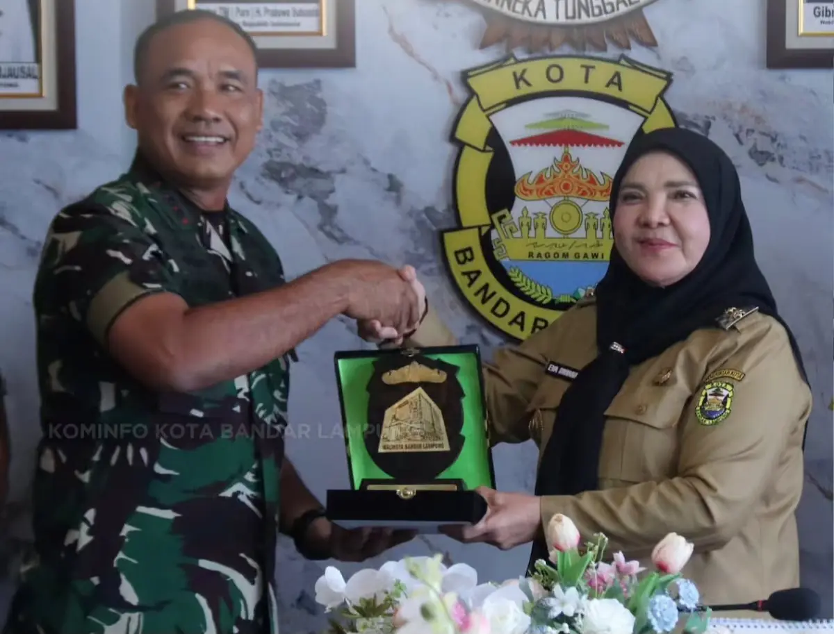 Wali Kota Bandarlampung Eva Dwiana menerima silaturahmi Danbrigif 4 Marinir/BS, Kolonel Marinir Kanang Budi Raharjo di Ruang Rapat Wali Kota
