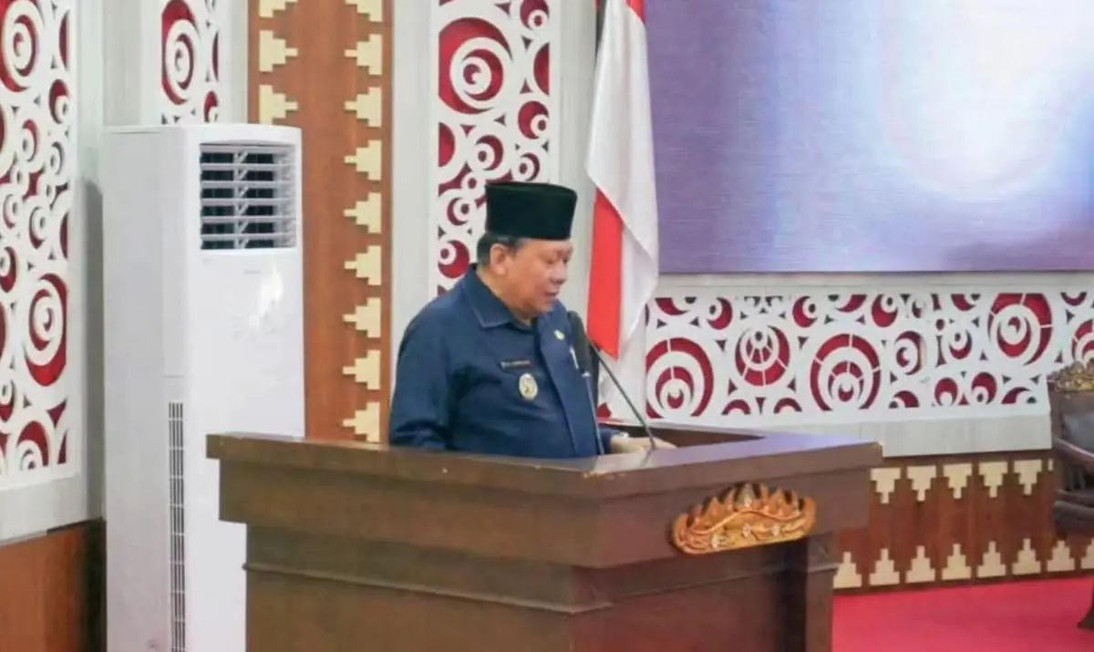 Wakil Wali Kota Bandarlampung Deddy Amarullah menyampaikan jawaban wali kota atas pandangan fraksi terhadap Raperda APBD