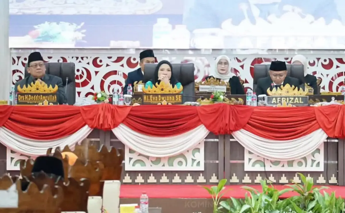 Wali Kota Bandarlampung Hj. Eva Dwiana bersama Forkopimda saat menghadiri Rapat Paripurna Istimewa DPRD