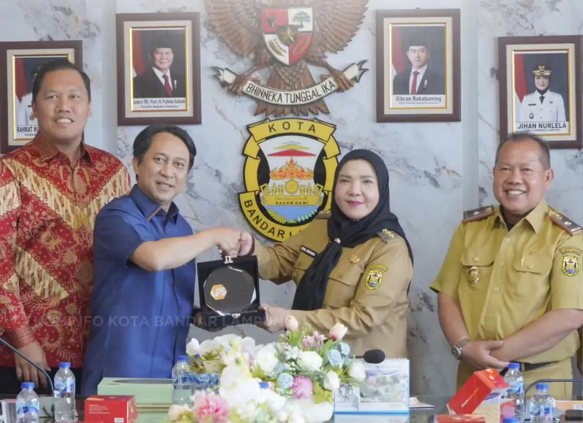 Wali Kota Bandarlampung Eva Dwiana menerima audiensi jajaran LPS di Ruang Rapat Wali Kota