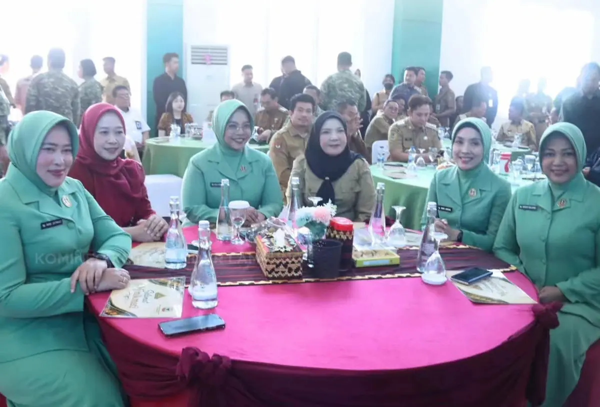 Wali Kota Bandarlampung Eva Dwiana saat menghadiri syukuran Hari Jadi ke-1 Kodam XXI/Radin Inten di Aula Sudirman