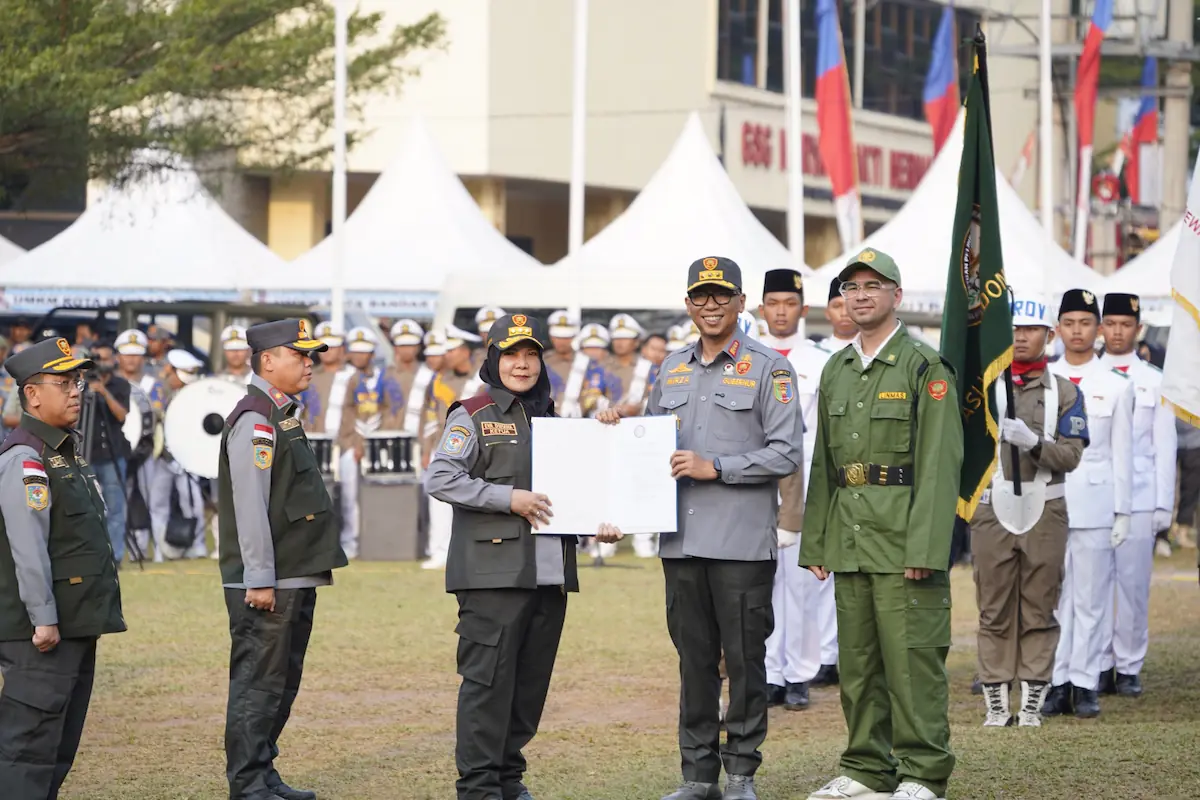 Ketua DPW Aslinmas Lampung Rahmat Mirzani Djausal mengukuhkan Ketua DPC Aslinmas Bandarlampung, Eva Dwiana
