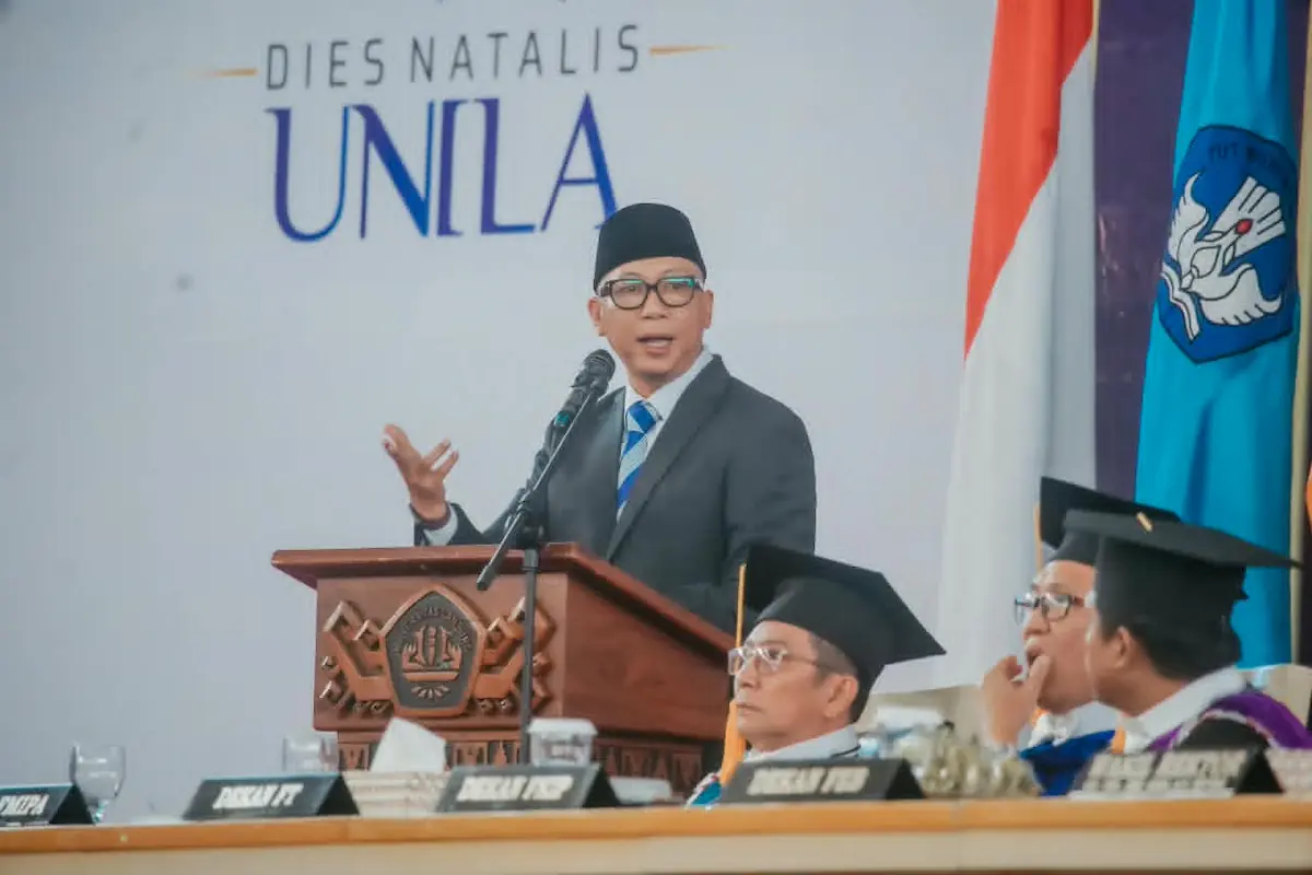 Gubernur Lampung Rahmat Mirzani Djausal menghadiri Rapat Luar Biasa Senat Unila Dies Natalis ke-61 di Gedung Serba Guna Unila