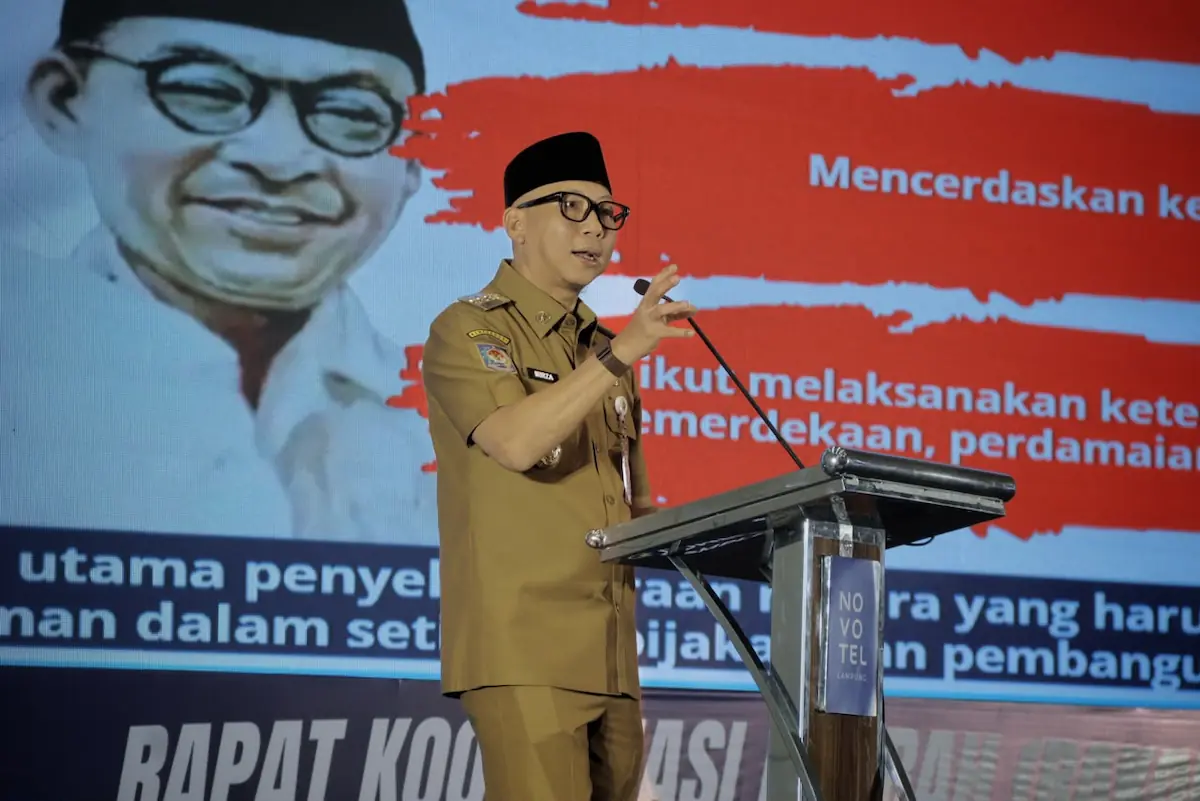 Gubernur Lampung Rahmat Mirzani Djausal saat membuka Rakorda Samsat Provinsi Lampung 2026 di Ballroom Hotel Novotel