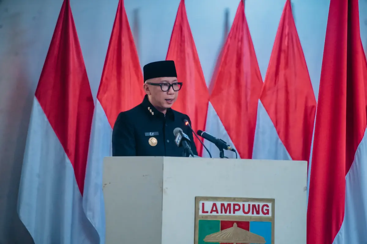 Gubernur Lampung Rahmat Mirzani Djausal menyampaikan jawaban atas Raperda Perubahan APBD 2026 di Ruang Sidang DPRD