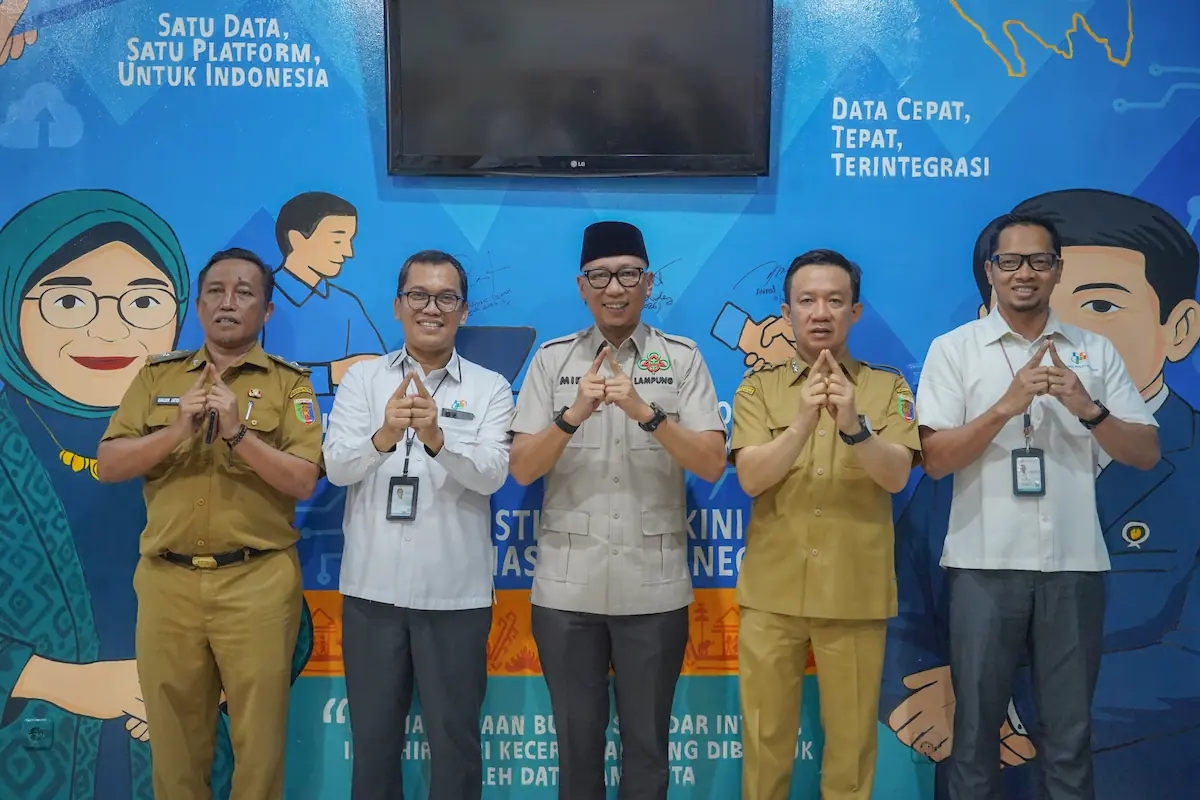 Gubernur Lampung Rahmat Mirzani Djausal bersama Sekdaprov Marindo Kurniawan meninjau progres Sensus Ekonomi 2026 di Kantor BPS Lampung