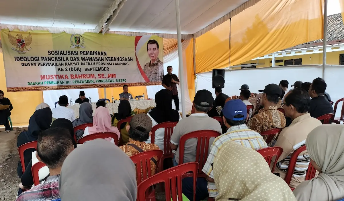 Anggota DPRD Lampung Mustika Bahrum menyosialisasikan Pembinaan Ideologi Pancasila dan Wawasan Kebangsaan di Desa Way Layap, Gedong Tataan, Pesawaran.