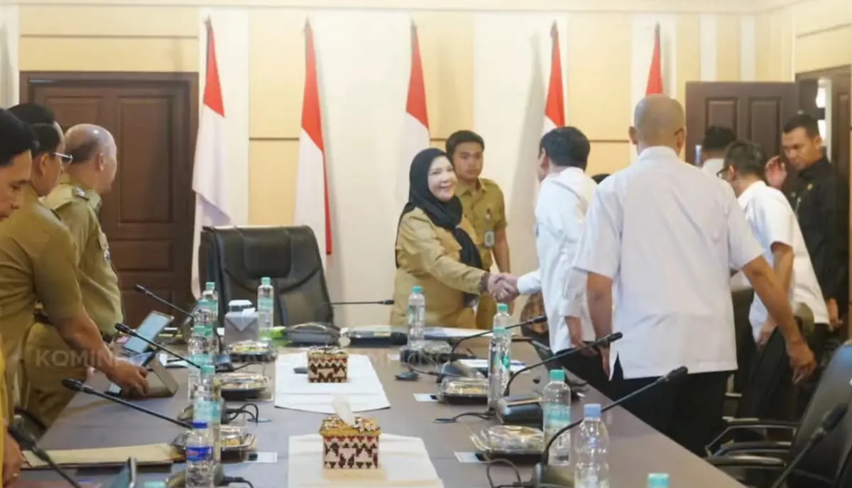 Wali Kota Bandarlampung Eva Dwiana menghadiri audiensi perkembangan Proyek PSEL Lampung Raya di Ruang Rapat Gubernur Lampung