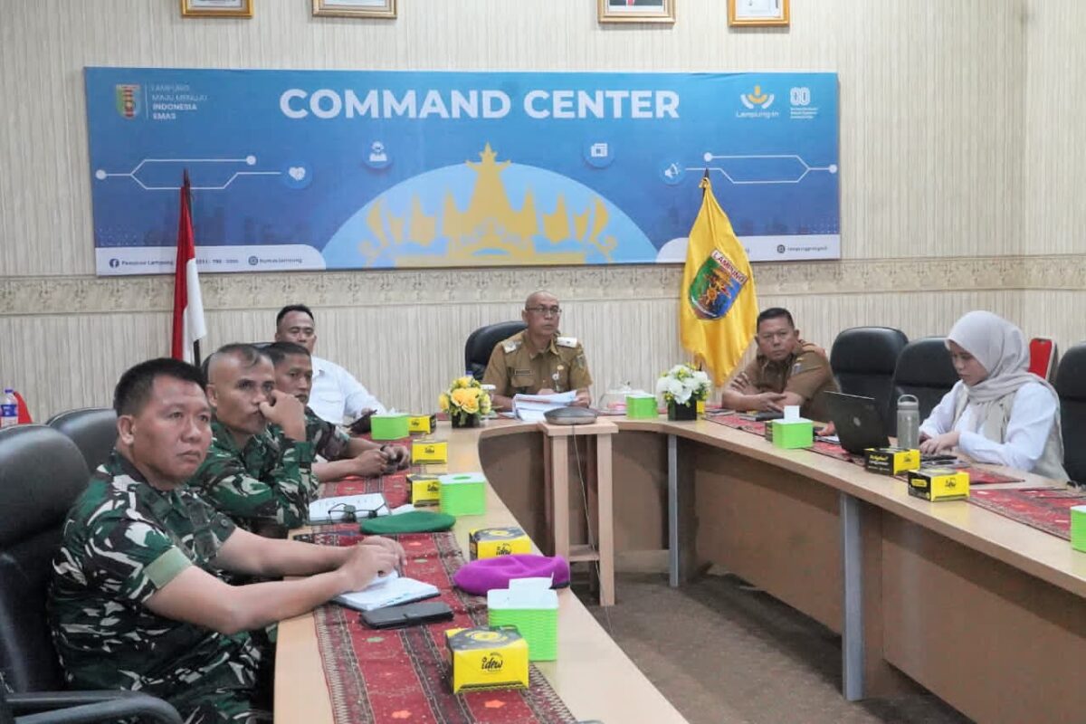 Rakor Pengendalian Inflasi Daerah secara daring dari Command Center Diskominfotik Lampung
