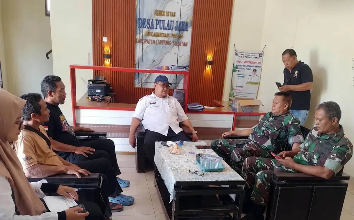 Mediasi sengketa pembayaran gerai KDMP di Balai Desa Pulau Jaya
