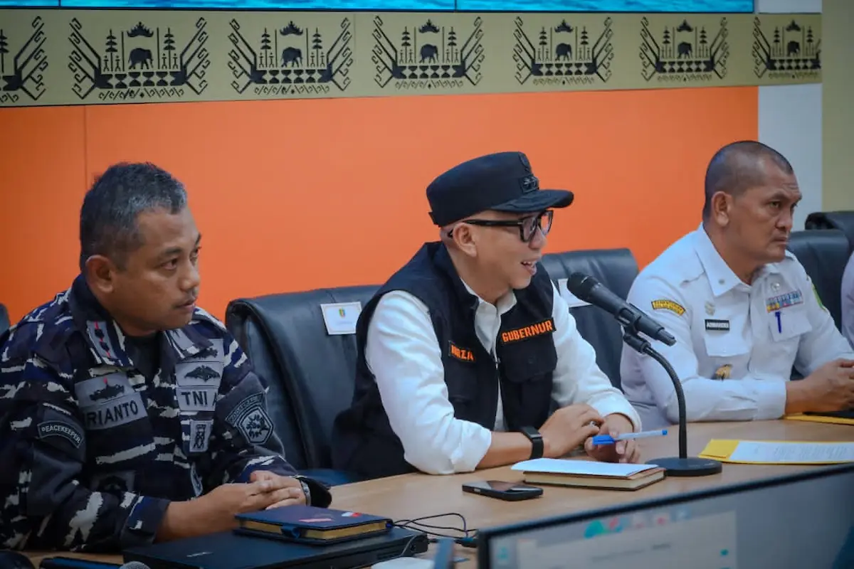 Gubernur Lampung Rahmat Mirzani Djausal saat konferensi pers di Pusdalops BPBD Provinsi Lampung