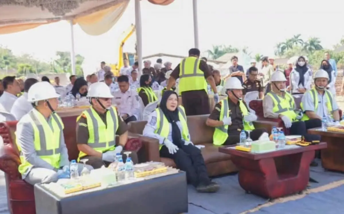 Wali Kota Bandarlampung Eva Dwiana menghadiri peletakan batu pertama gedung Rupbasan Kejari Bandarlampung