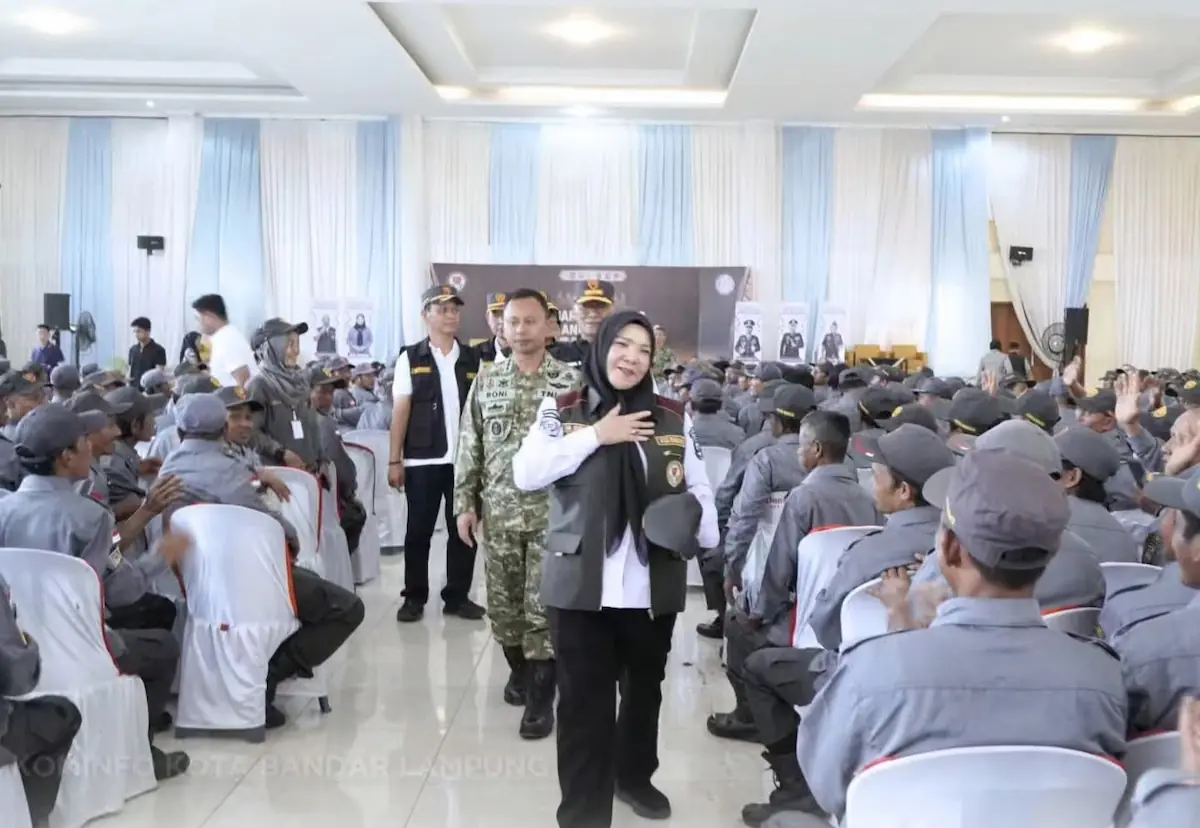 Wali Kota Bandarlampung Eva Dwiana menghadiri seminar rangkaian Kemah Bakti Satya Linmas di Gedung GSG Karya Bakti Herman HN