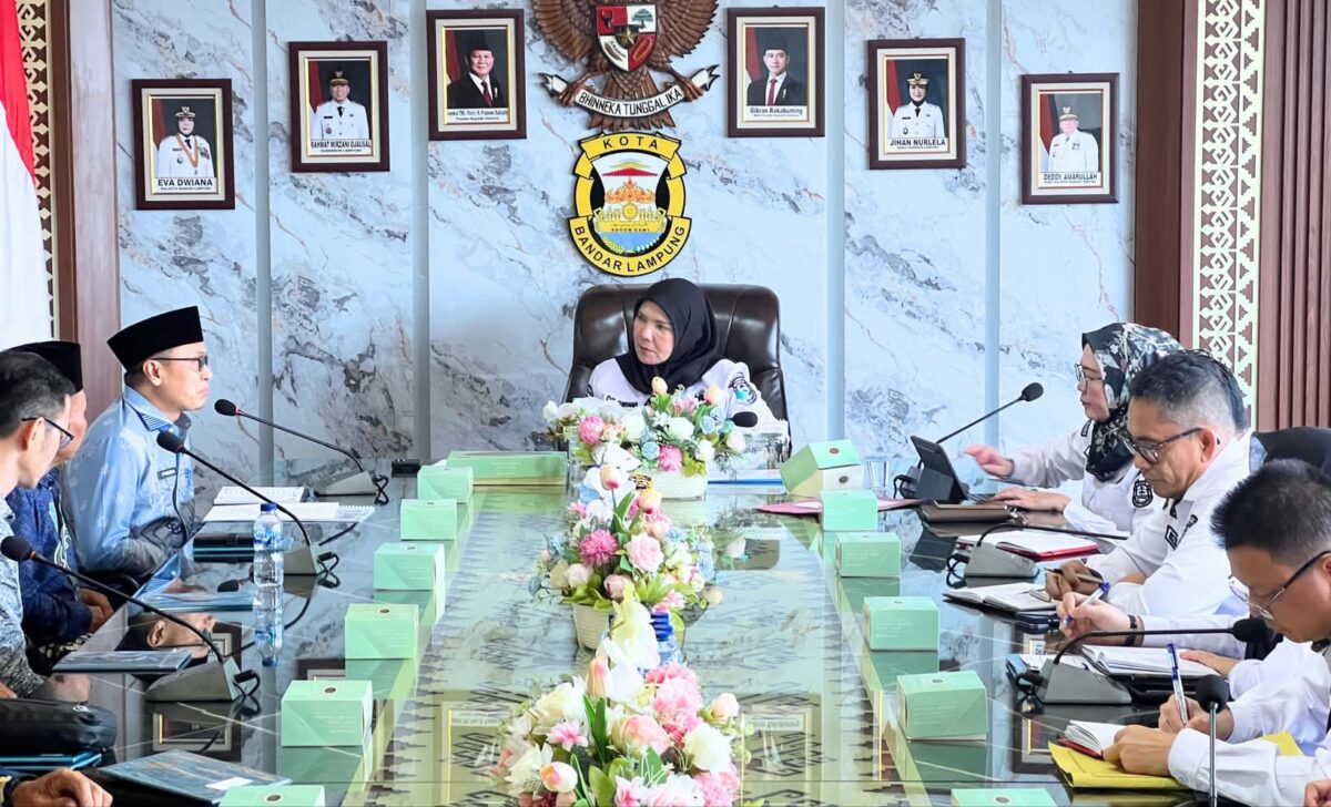 Wali Kota Bandarlampung Eva Dwiana menerima audiensi FKUB Kota Bandarlampung di Ruang Rapat Wali Kota.