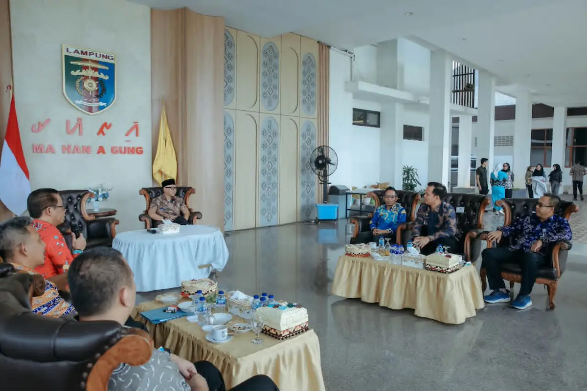 Gubernur Lampung Rahmat Mirzani Djausal memimpin Rapat Optimalisasi dan Pemberdayaan Masyarakat dalam Program Desaku Maju di Mahan Agung.
