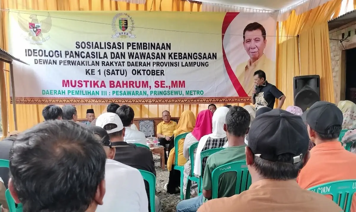 Anggota DPRD Lampung Mustika Bahrum menyosialisasikan Pembinaan Ideologi Pancasila dan Wawasan Kebangsaan di Desa Kejadian, Tegineneng, Pesawaran.
