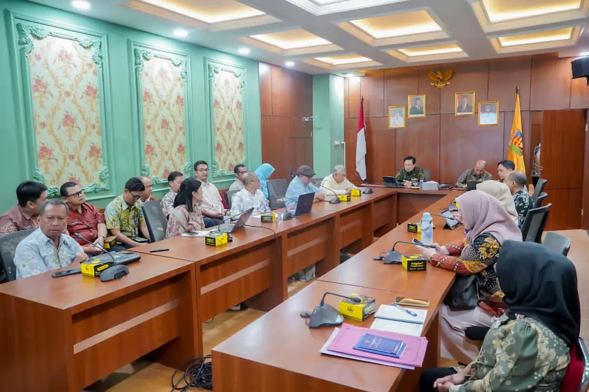Rapat Koordinasi Pengembangan Kawasan Industri di Ruang Pepadun Kantor Gubernur